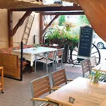 Отель Restaurant Le Faude
