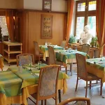 Restaurant Le Faude Отель Лапутруа