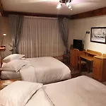 Отель Restaurant Le Faude Лапутруа